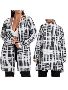 Priv’e Abstract Black & White Cardigan Boutique Brand in Plus Size 3X NWT